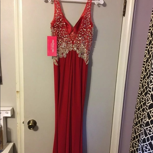 Prom dress - Picture 2 of 4
